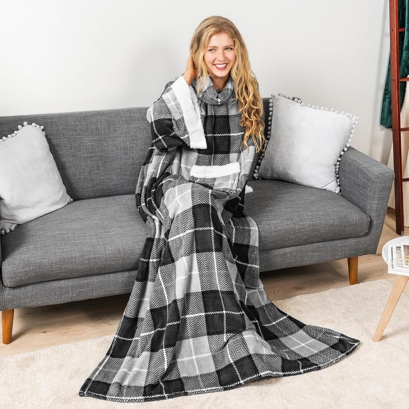 Cozy Wearable Fleece Blanket with Sleeves for Adults