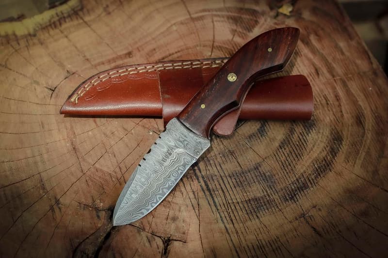 Custom Handmade Damascus Steel Hunting Knife with Leather Sheath