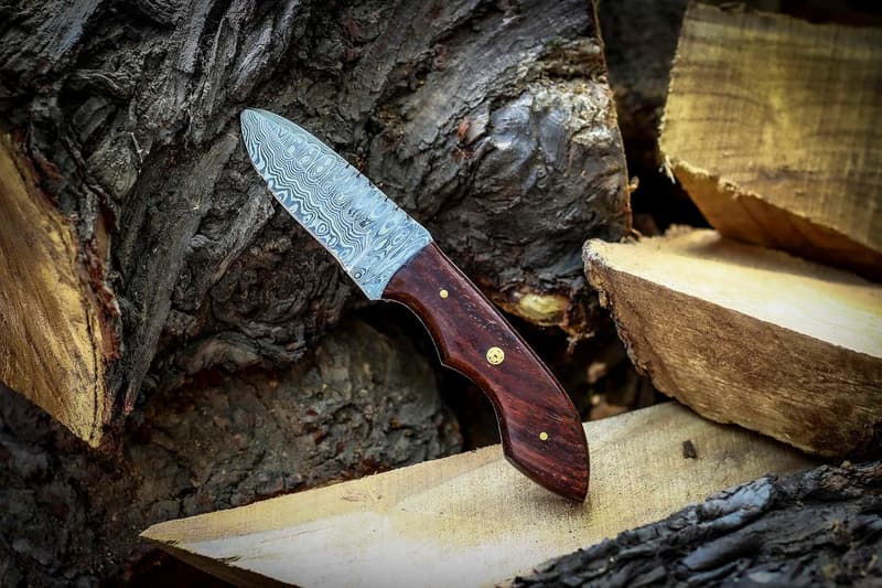 Custom Handmade Damascus Steel Hunting Knife with Leather Sheath