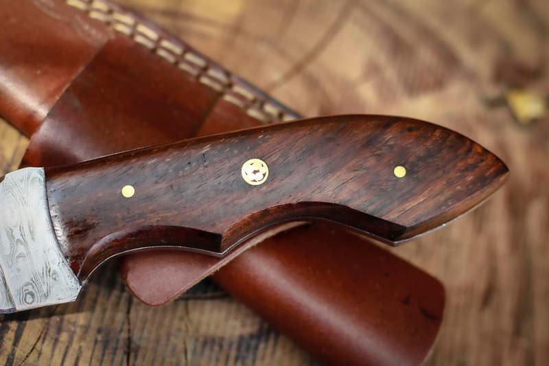 Custom Handmade Damascus Steel Hunting Knife with Leather Sheath