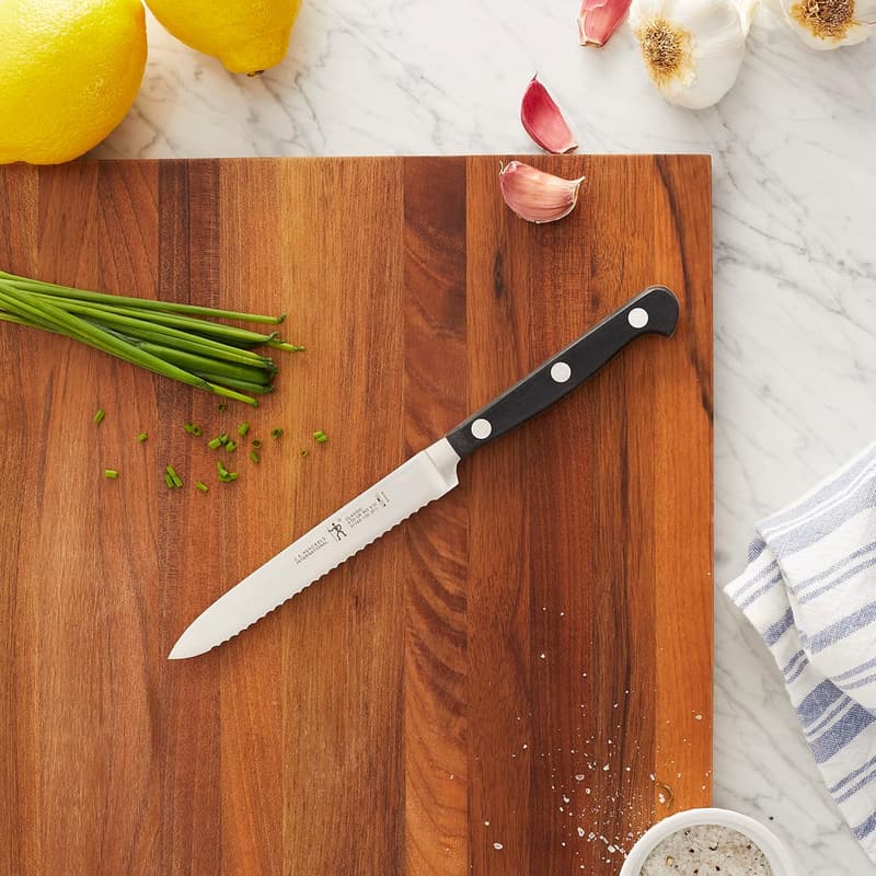 ZWILLING HENCKELS 5-inch Serrated Utility Knife - Black/Stainless Steel