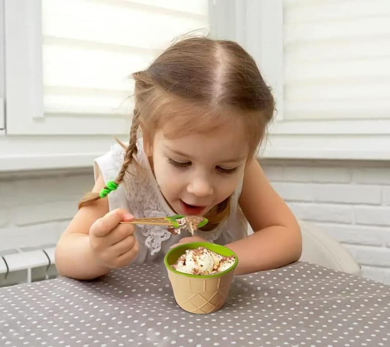 Colorful Plastic Dessert Bowls with Spoons - 4 Pack for Kids