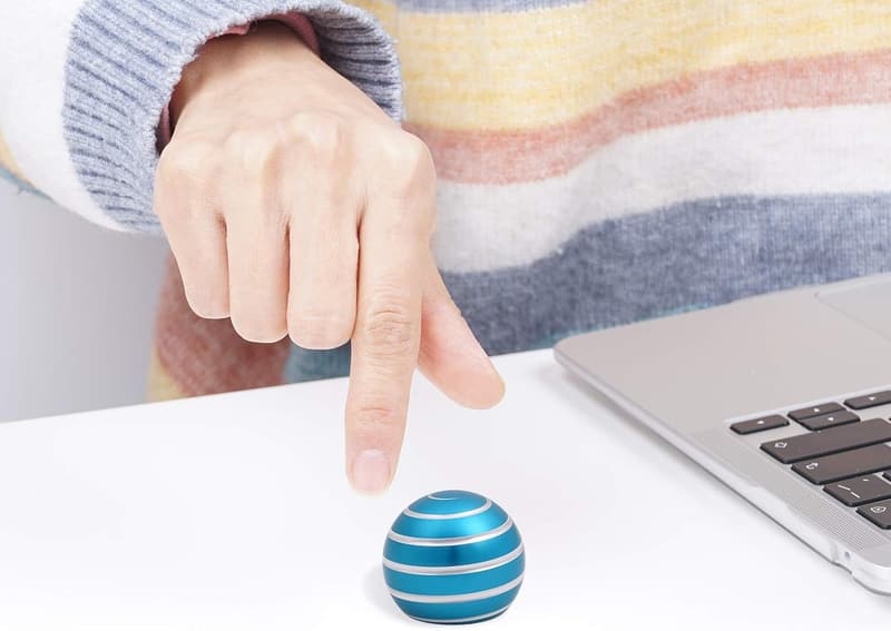 Fidget Desk Toy for Stress Relief - Spinning Optical Illusion
