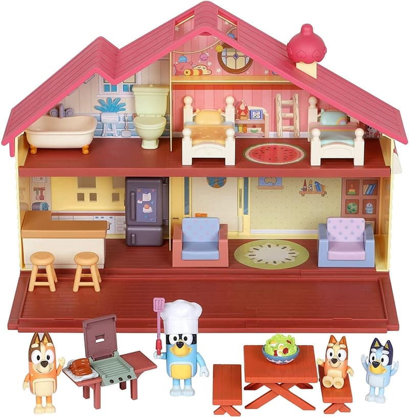 Bluey Family Home & BBQ Playset with 4 Figures - Kids 3+