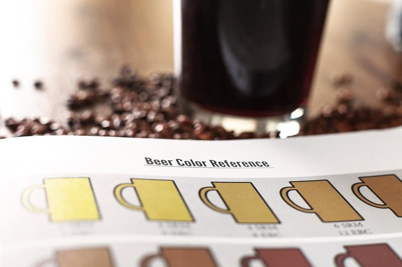 Homebrew Logbook for Craft Beer Enthusiasts - 70+ Recipes
