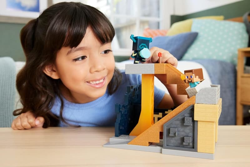 Minecraft Mini Mode Playset: Rise of the Warden with Steve & Warden Figures