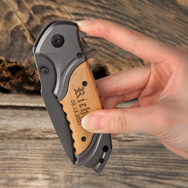 Engraved Pocket Knife in Box - Ideal Gift for Dad or Husband