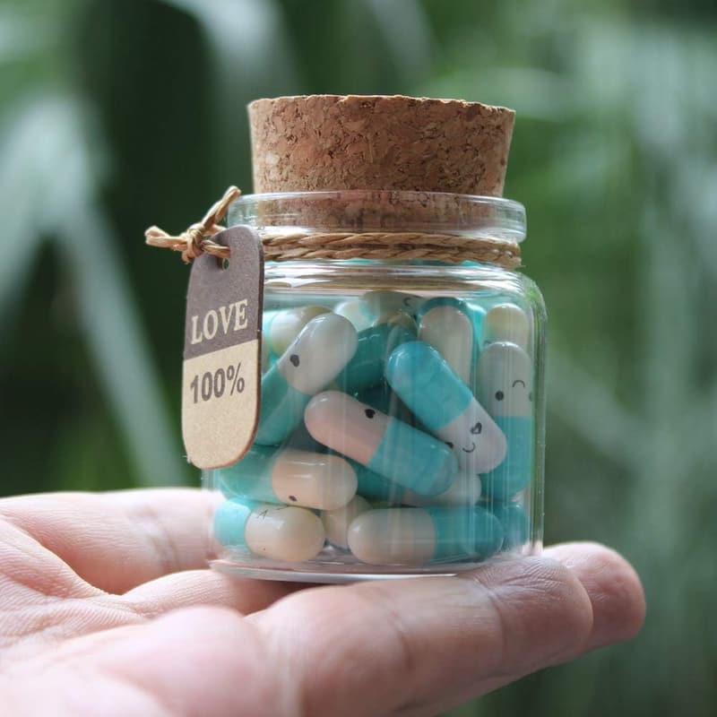 Valentine's Day Capsule Notes in Glass Bottle for Couples (25pcs)