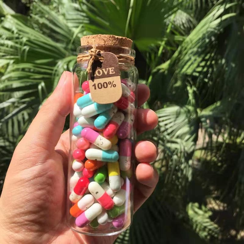 Valentine's Day Capsule Notes in Glass Bottle for Couples (90pcs)