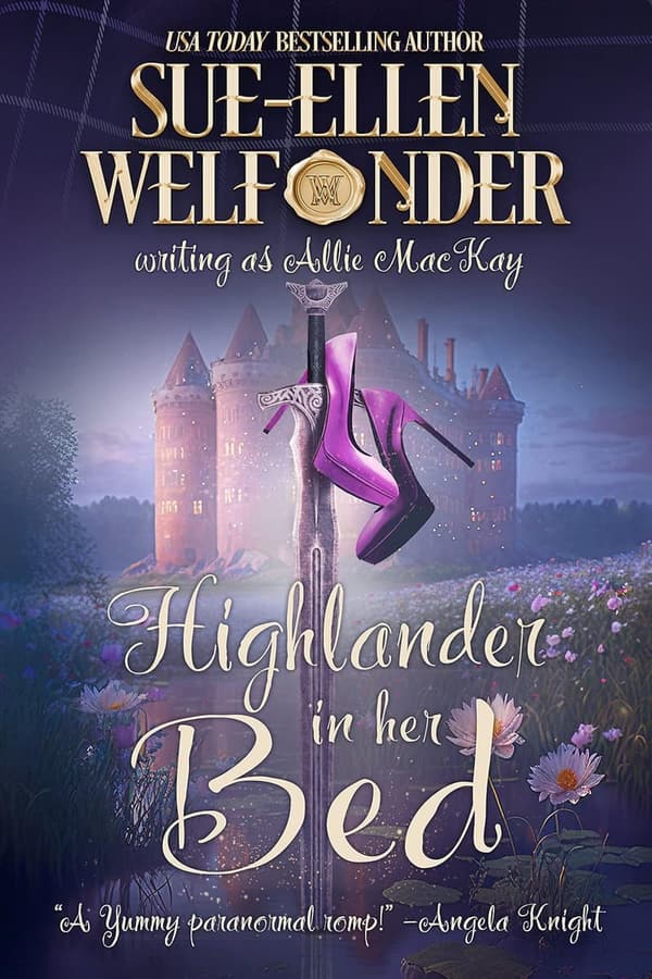 Highlander Romance Novel: In Her Bed (Ravenscraig Legacy Book 1)