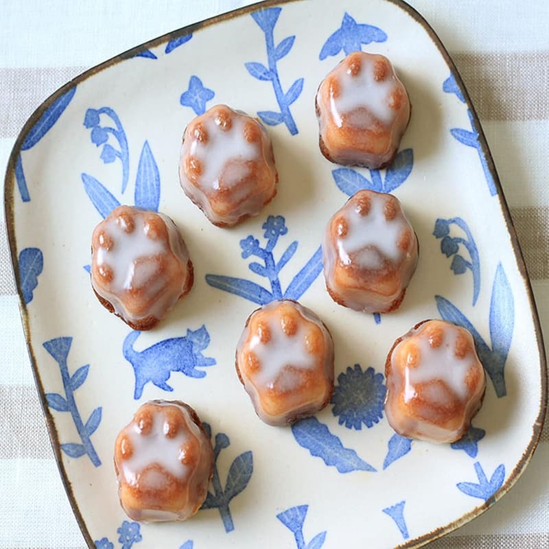 Paw Print Mini Baking Pan for Dog Treats - Nonstick Mold