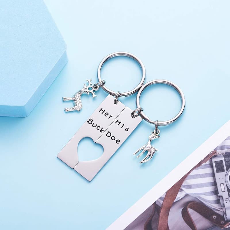 Hunting Couples Keychains - Personalized Deer Design