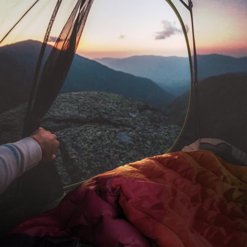 Lightweight Outdoor Travel Blanket – Cozy Down Alternative