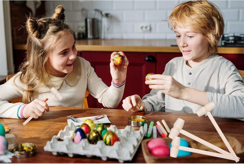 10 Wooden Hammers for Chocolate & Egg Crushing - Educational Tool