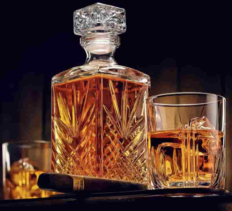Selecta 33.75oz Diamond Whiskey Decanter