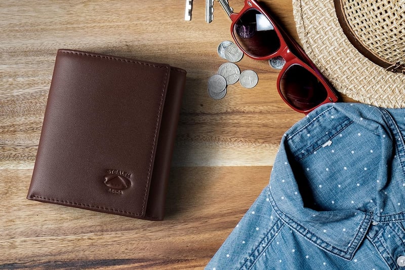Men's RFID Trifold Leather Wallet with ID Holder