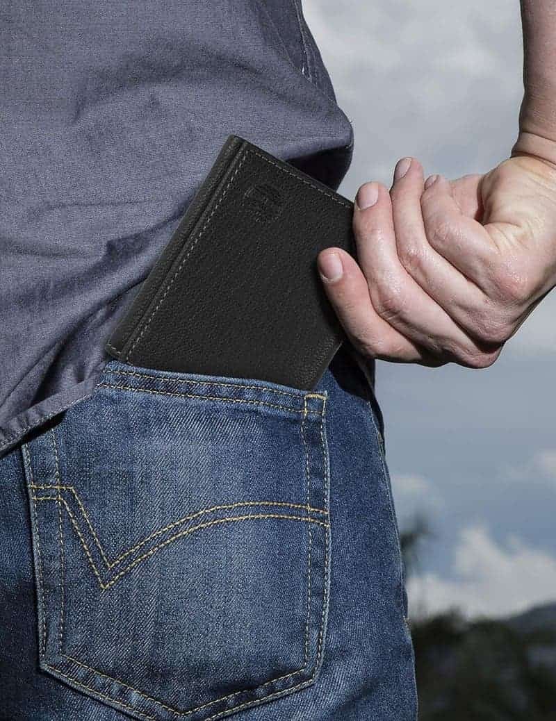 Men's Black Leather RFID Trifold Wallet