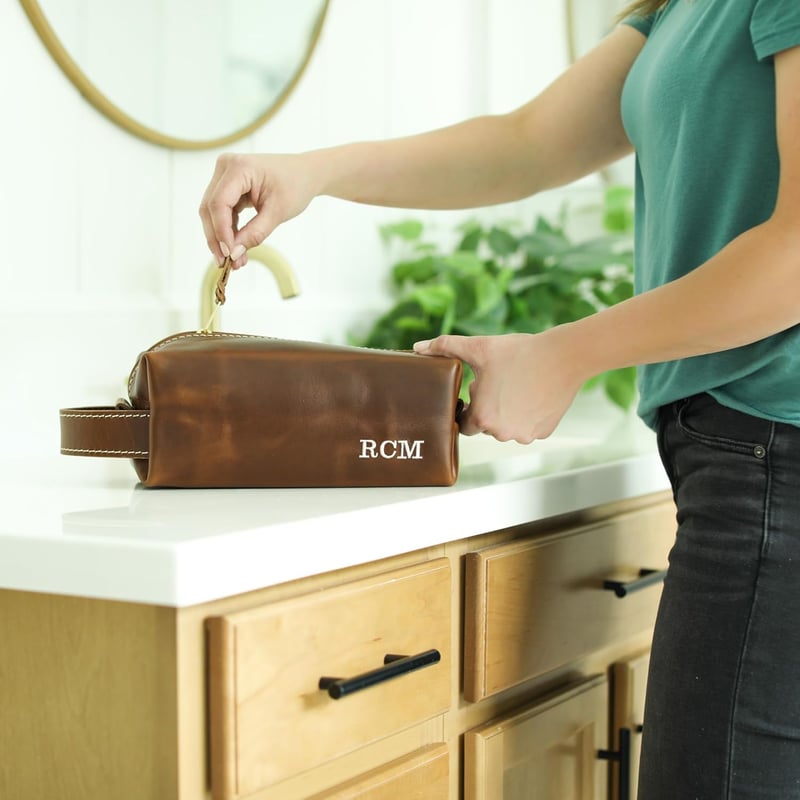 Men's Personalized Leather Toiletry Bag – Handmade Travel Gift