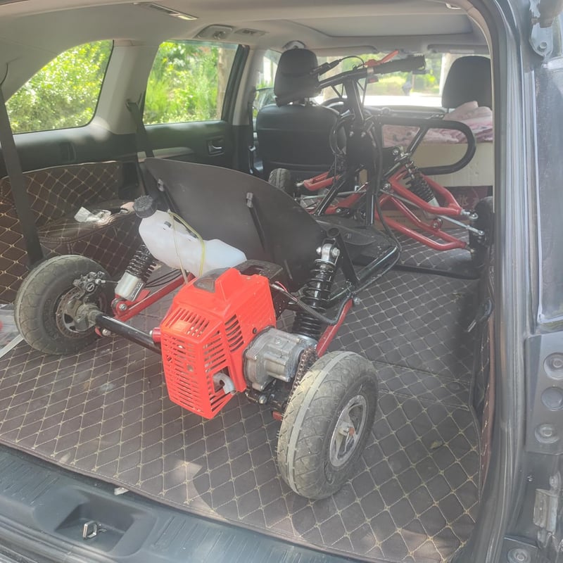 Off-Road Go-Kart with Two-Stroke Gas Engine for Outdoor Adventures