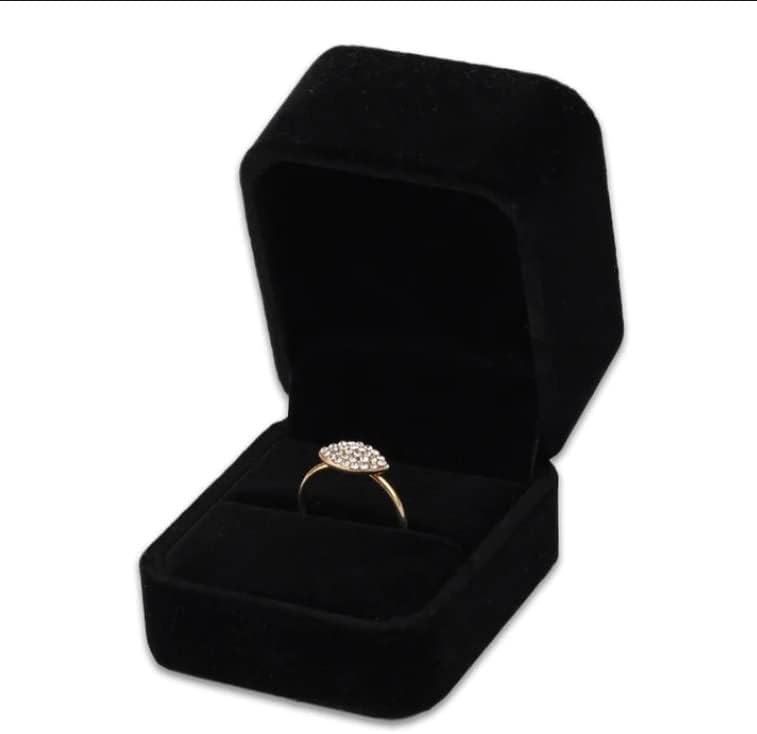 Velvet Ring Box – Elegant Jewelry Storage