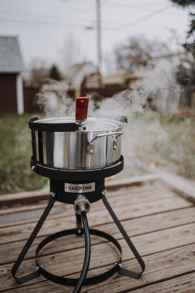 Outdoor Propane Deep Fryer with 10Qt Pot & Strainer