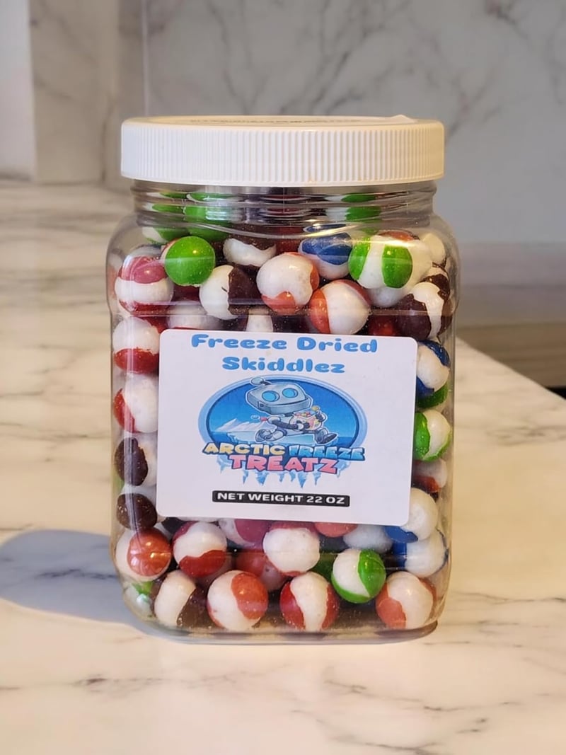 Freeze-Dried Wild Berry Skittlez Candy, 22oz Grip Jar