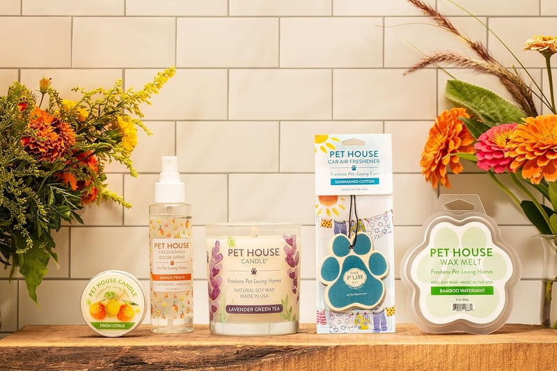 Pet Odor Eliminating Soy Candle, Lavender Green Tea, 60-Hour Burn