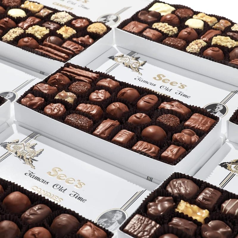 Milk Chocolates Gift Box – 1 lb, White Wrap
