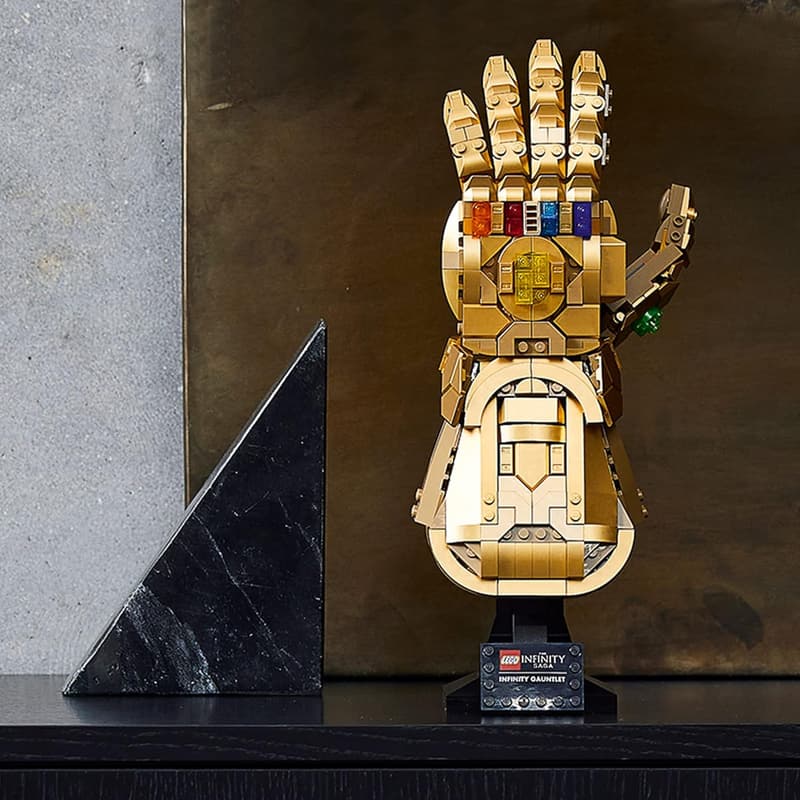 Avengers Collectible Infinity Gauntlet Model Kit