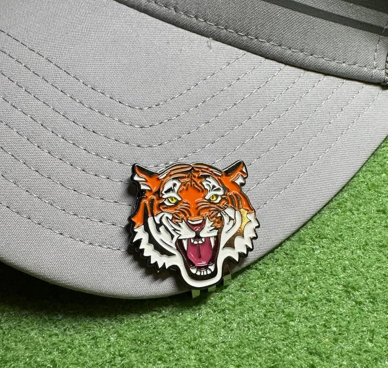 Golf Ball Marker with Tiger Head Clip - Fun Design