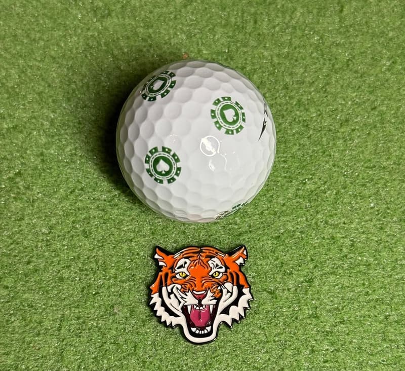 Golf Ball Marker with Tiger Head Clip - Fun Design