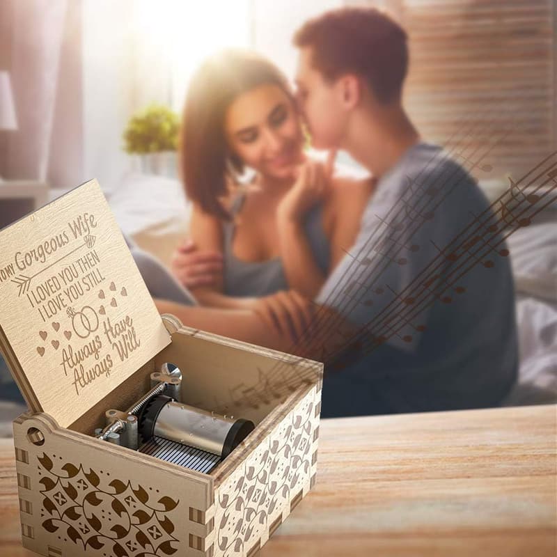 Valentine's Day Music Box - Wooden Hand-Cranked Gift for Wife