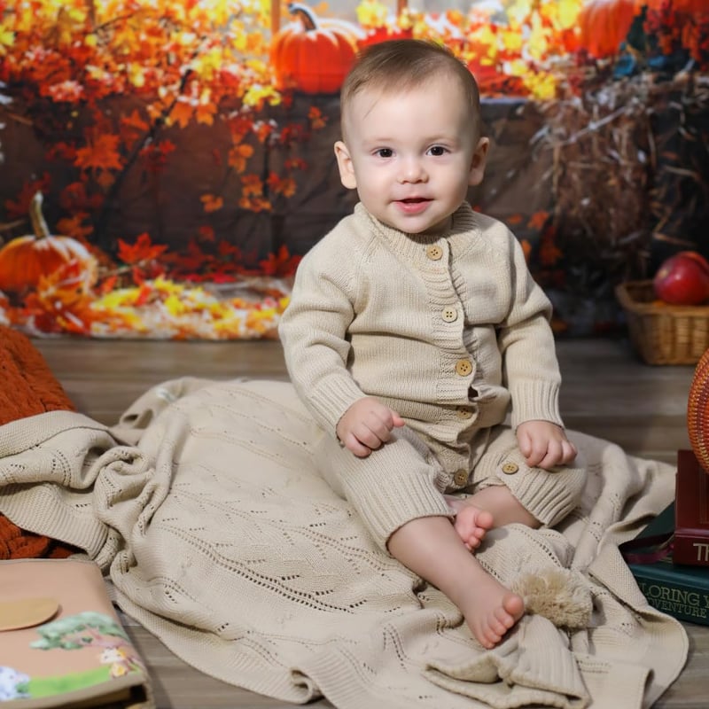 Organic Cotton Newborn Gift Set – Soft Outfit & Blanket (0-3M)