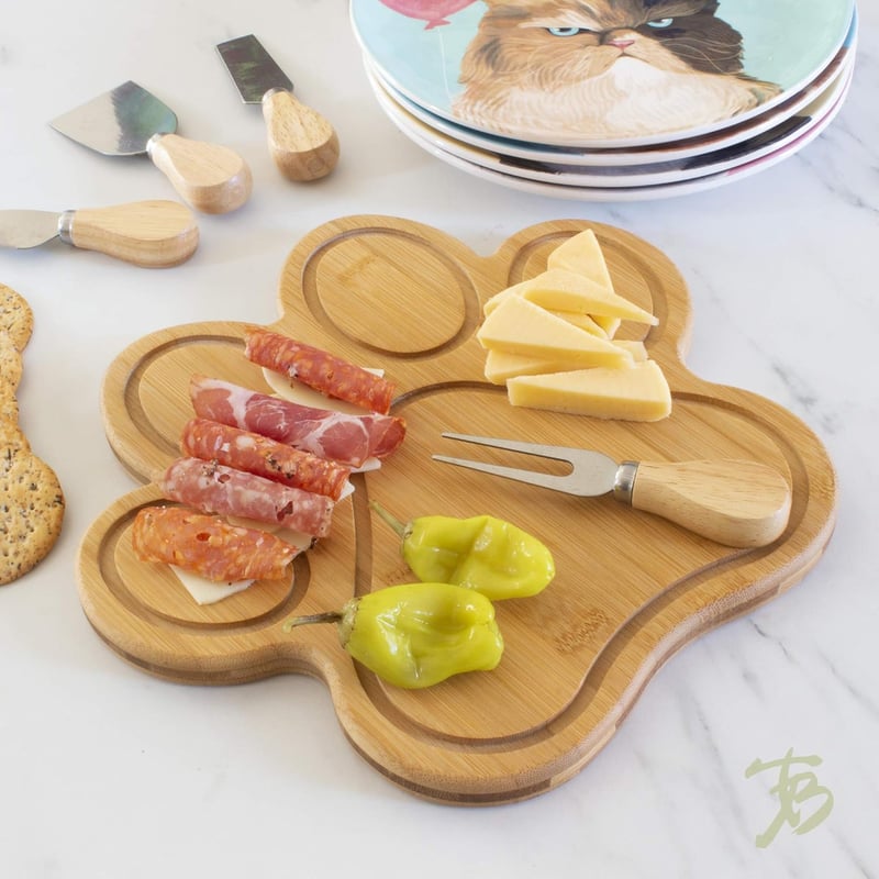 Bamboo Paw-Shaped Cutting Board for Pet Lovers