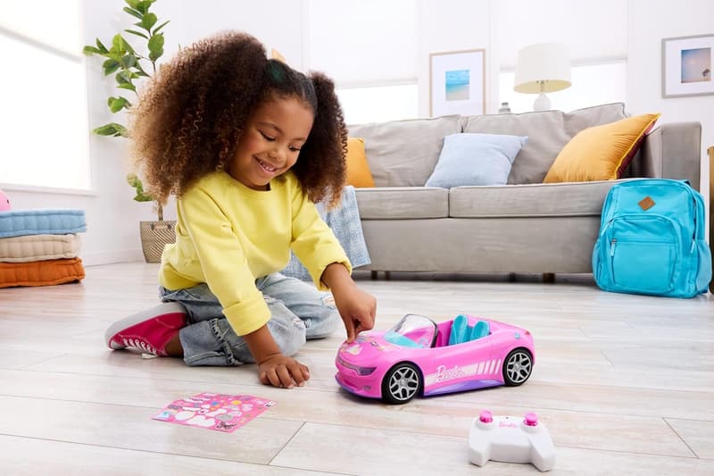 Barbie Hot Wheels Remote-Control Pink Convertible Car