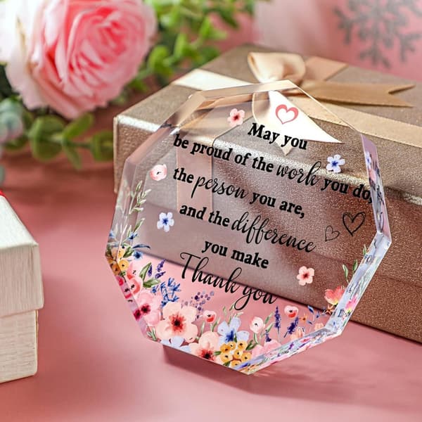 Graduation Farewell Desk Decor Gifts for Women with Inspirational Quotes