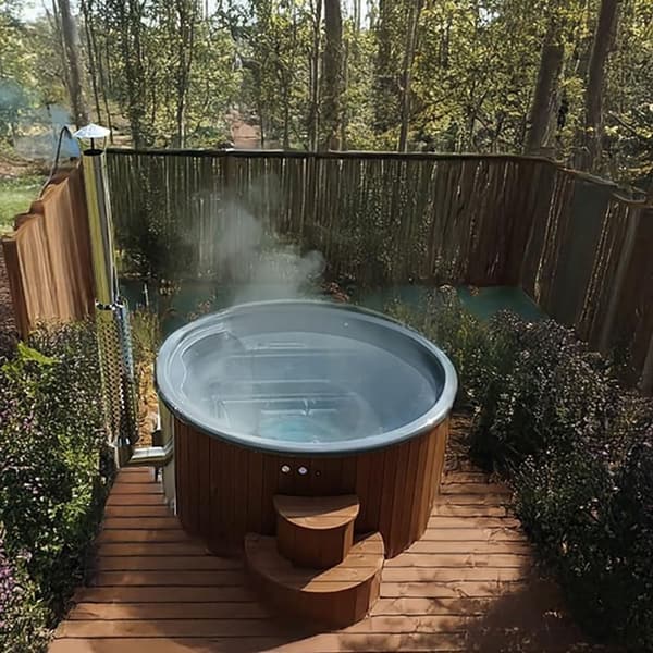 Wood-Fired Hot Tub for 6 | Thermo-Spruce Soak-Series