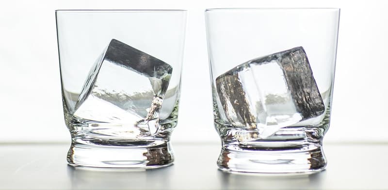 Premium Crystal Whiskey Glass Set for Men – Elegant Gift Box
