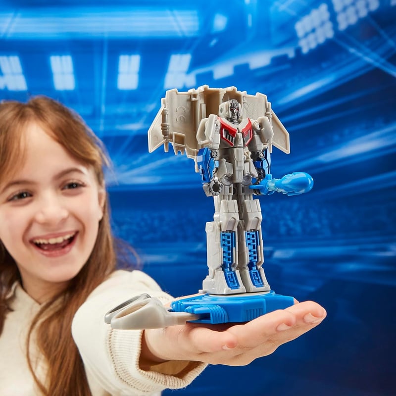 Transformers Starscream 4.5-Inch Interactive Action Figure