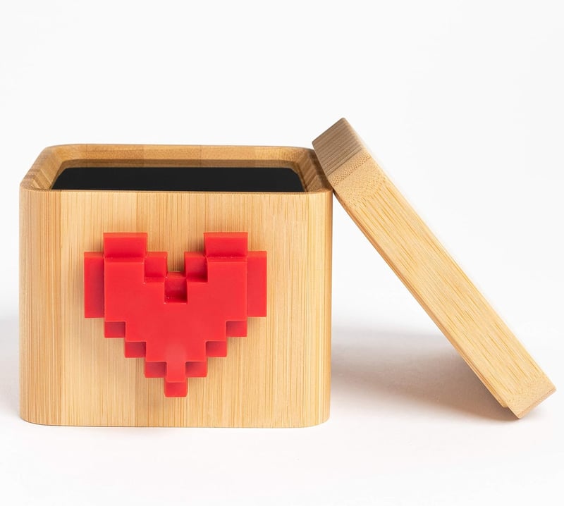 Meaningful Love Note Messenger for Couples and Family