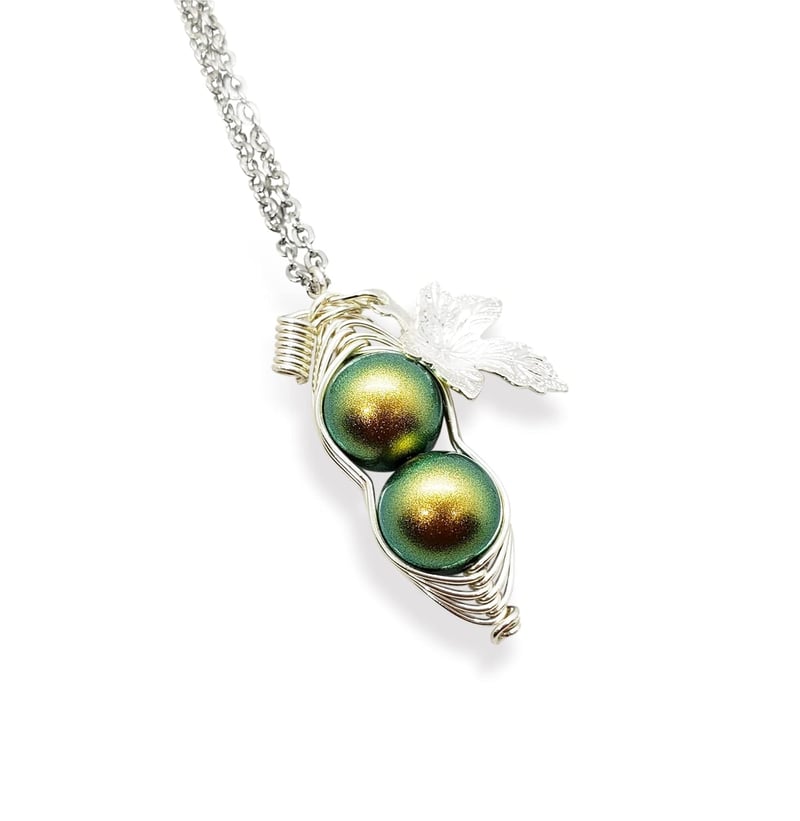 August Birthstone Silver Leaf Peapod Necklace with Pearls