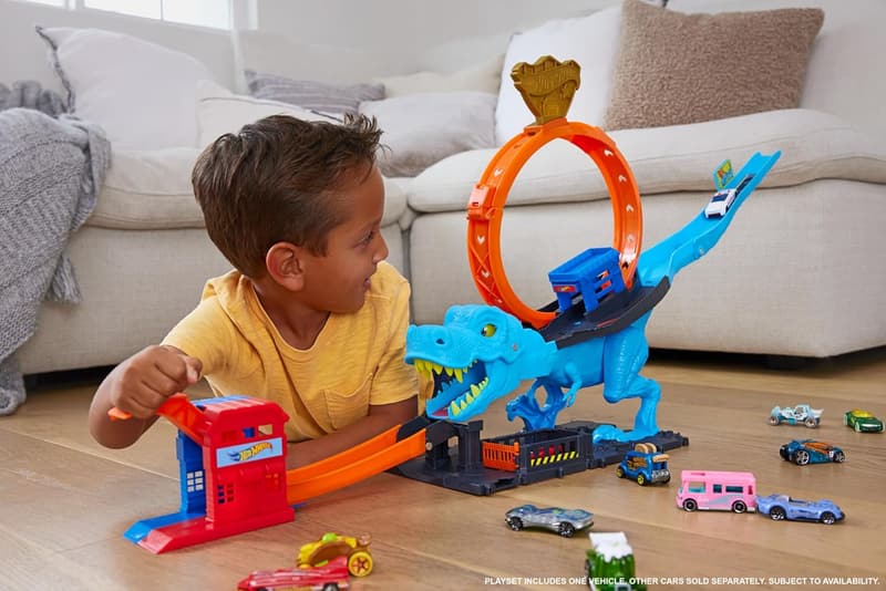 Hot Wheels City T-Rex Loop Race Track Playset with Car