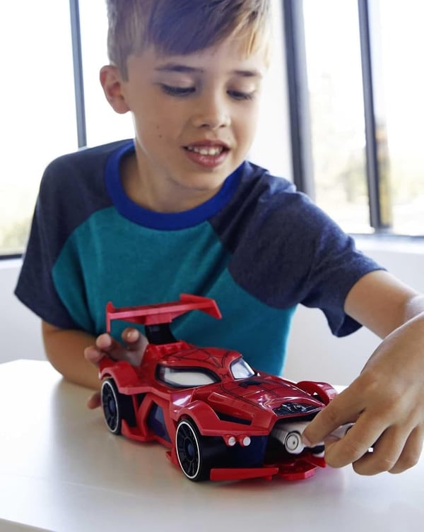 Spider-Man Hot Wheels Web-Car Launcher with 1:64 Scale Car