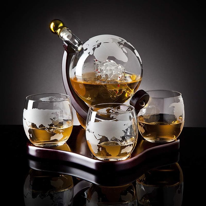 Whiskey Decanter Globe Set with 4 Etched Glasses - 850ml