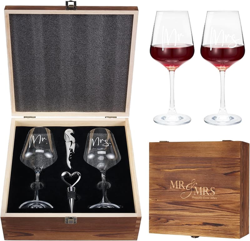 Wedding Gift Set: Engraved Wine Glasses for Couples