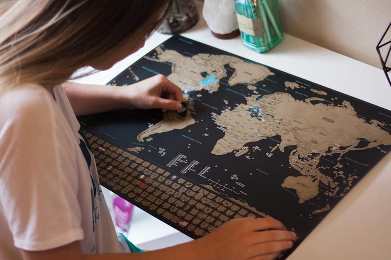 Deluxe Scratch Off World Map Poster with Accessories for Travelers