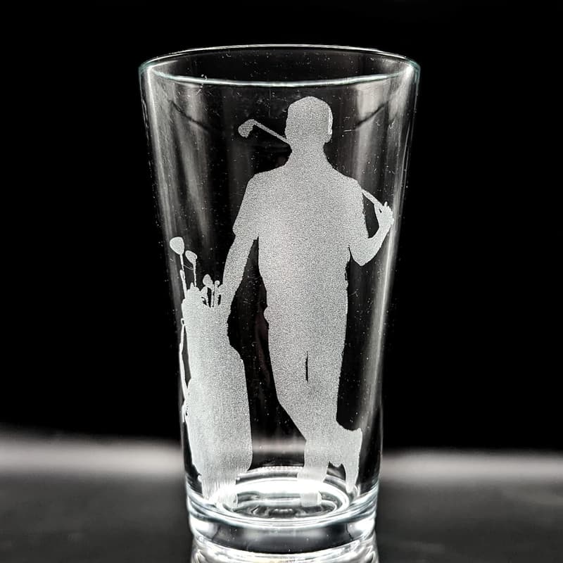 Engraved Pint Beer Glass for Golfers and Enthusiasts