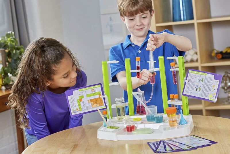 Ooze Labs Chemistry Station - 20 Fun Non-Hazardous Experiments