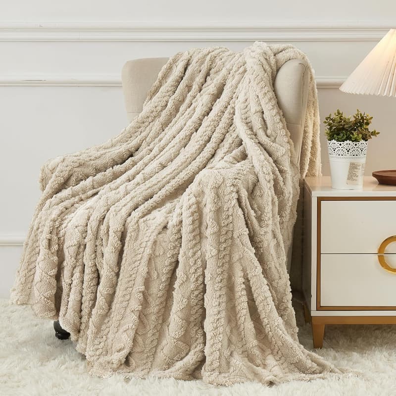 Cozy Khaki Fleece Throw Blanket - Perfect Gift for Women