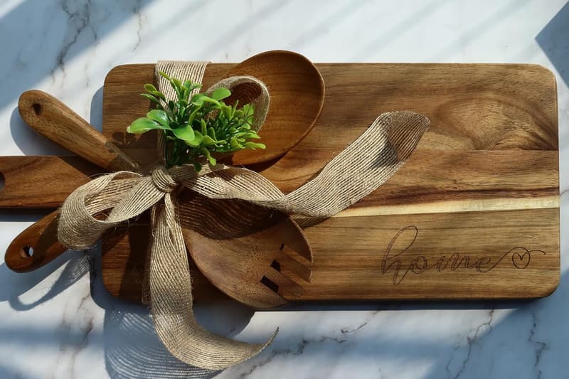 New Home Gift Set: Wooden Cutting Boards for Homeowners